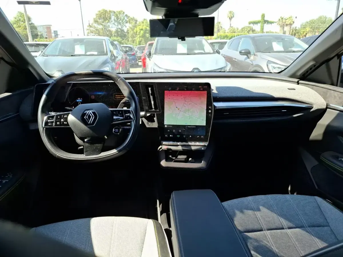 Usata Renault Megane E-Tech Komfort 161 kW (220 CV) 2025 Grigio Utilitaria