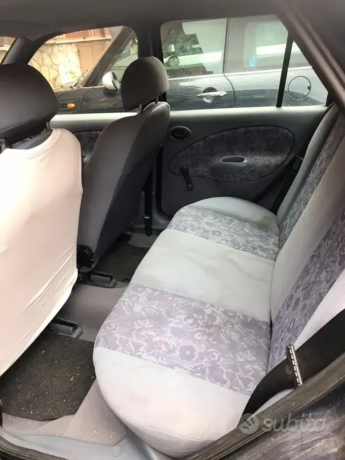 Usata Ford Fiesta 75 CV (55 kW) 1998 Blu Utilitaria
