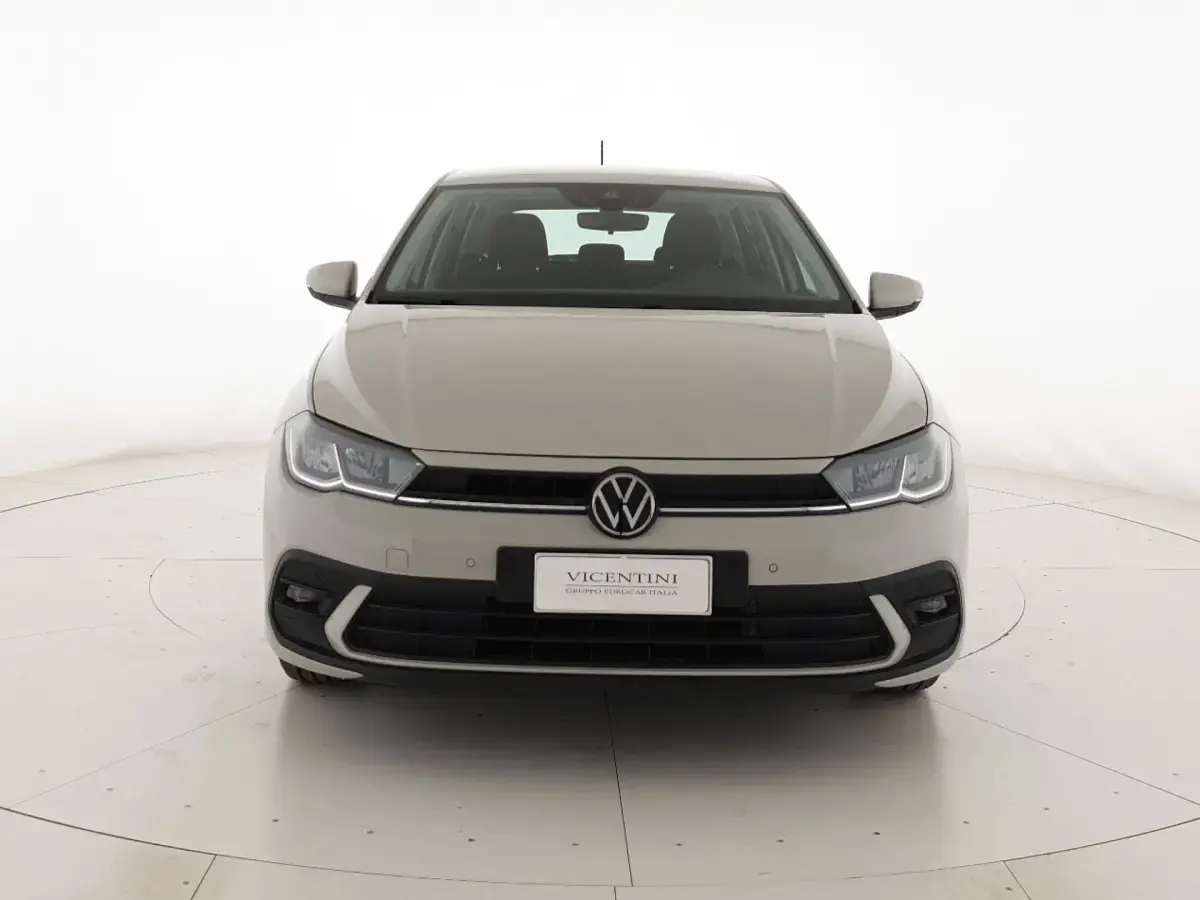 Usata VW Polo Life 80 CV (58 kW) 2023 Ascot grey Utilitaria