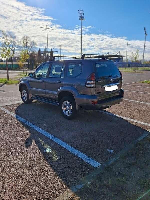 Usata Toyota Land Cruiser 173 CV (127 kW) 2005 Grigio Station wagon