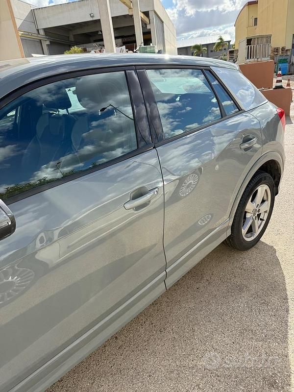 Usata Audi Q2 S-Line 23 CV (16 kW) 2017 Grigio SUV