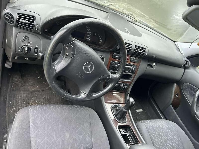 Usata Mercedes C180 Elegance 122 CV (89 kW) 2000 Berlina