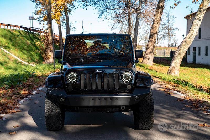 Usata Jeep Wrangler Sahara 200 CV (147 kW) 2011 Nero SUV