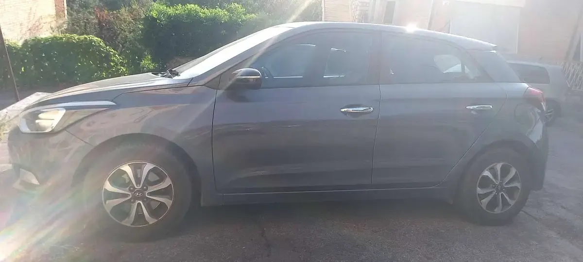 Usata Hyundai i20 GO! 75 CV (55 kW) 2019 Grigio Utilitaria