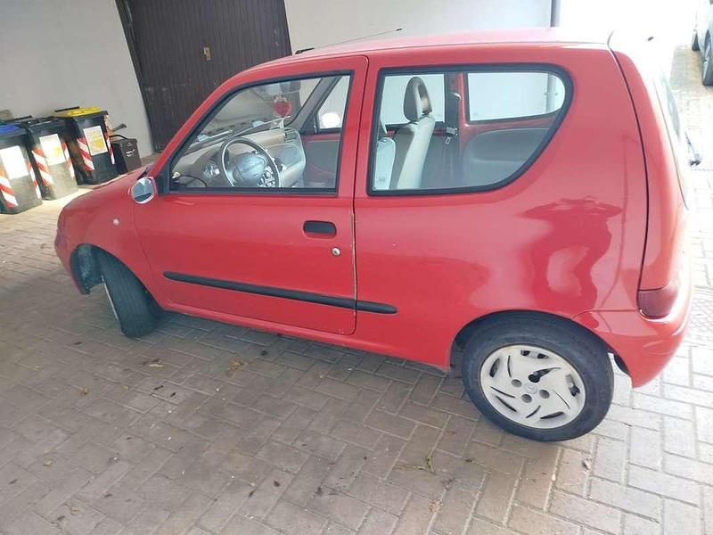 Usata Fiat Seicento Active 54 CV (39 kW) 2004 Rosso Utilitaria