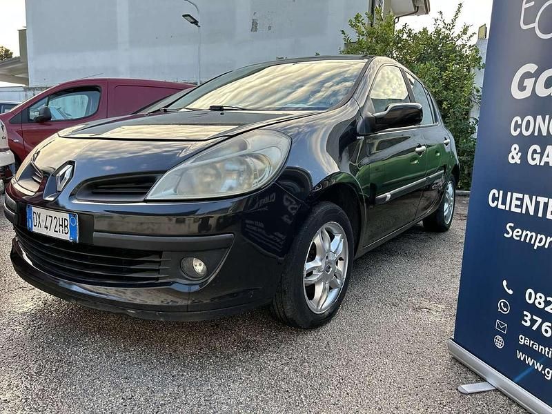 Usata Renault Clio II Dynamique 84 CV (61 kW) 2009 Other Berlina