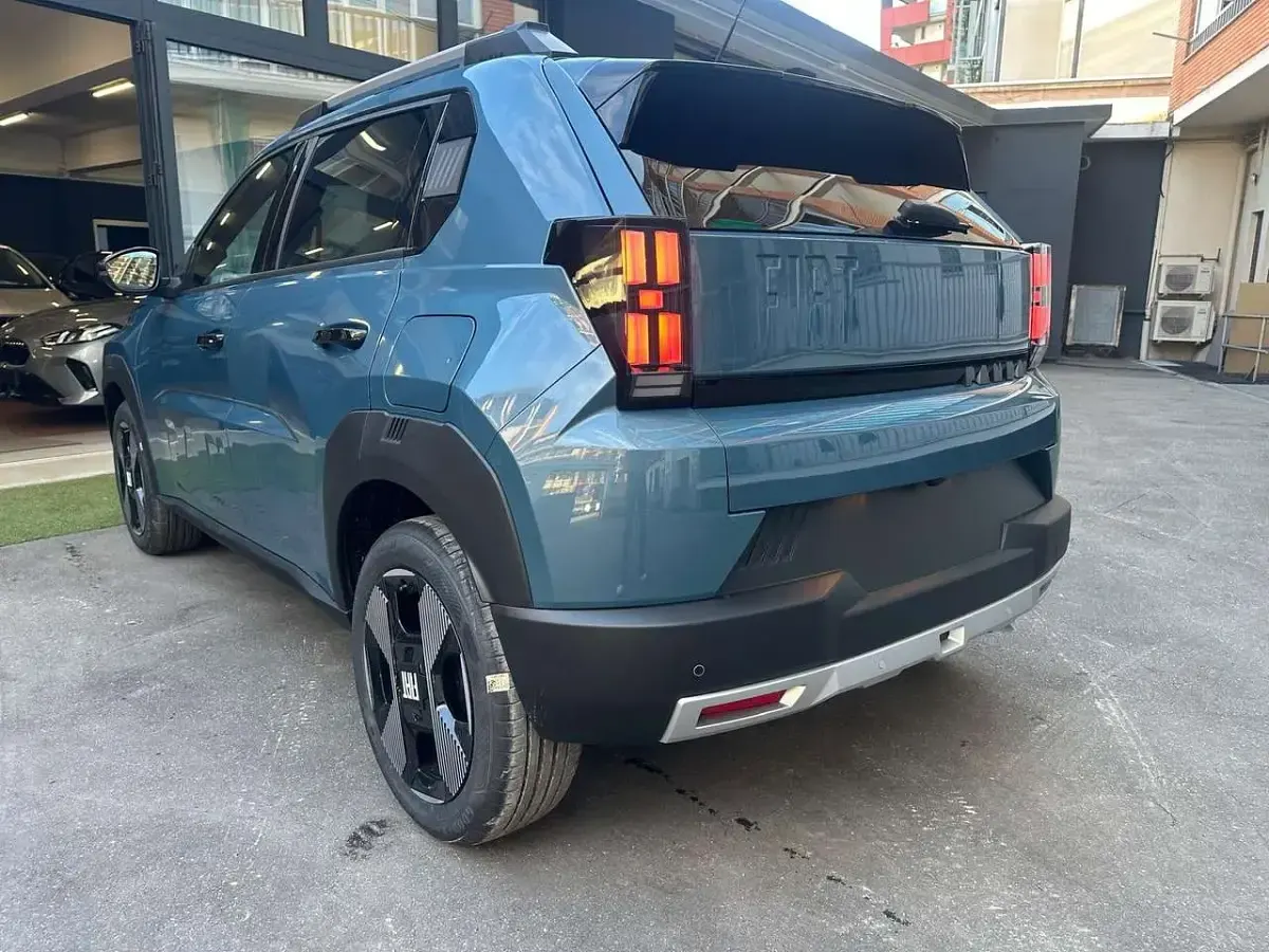 Nuova Fiat Grande Panda La Prima 101 CV (74 kW) 2026 Blu/azzurro Utilitaria