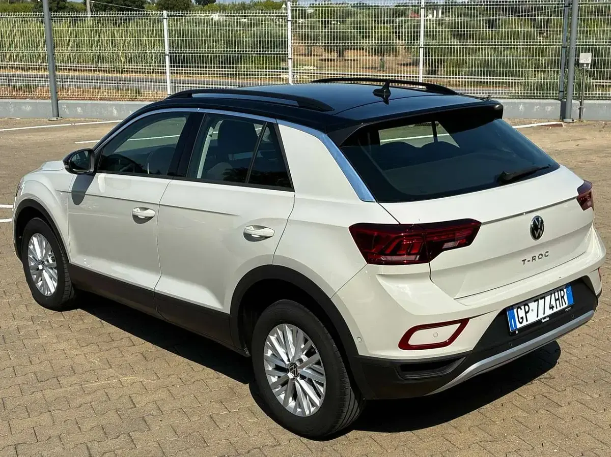 Usata VW T-Roc Life 150 CV (110 kW) 2023 Ascot grey SUV