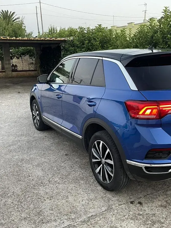 Usata VW T-Roc 150 CV (110 kW) 2019 Blu SUV