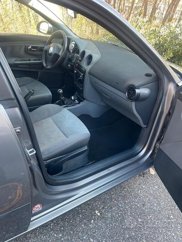 Usata Seat Ibiza 75 CV (55 kW) 2005 Utilitaria