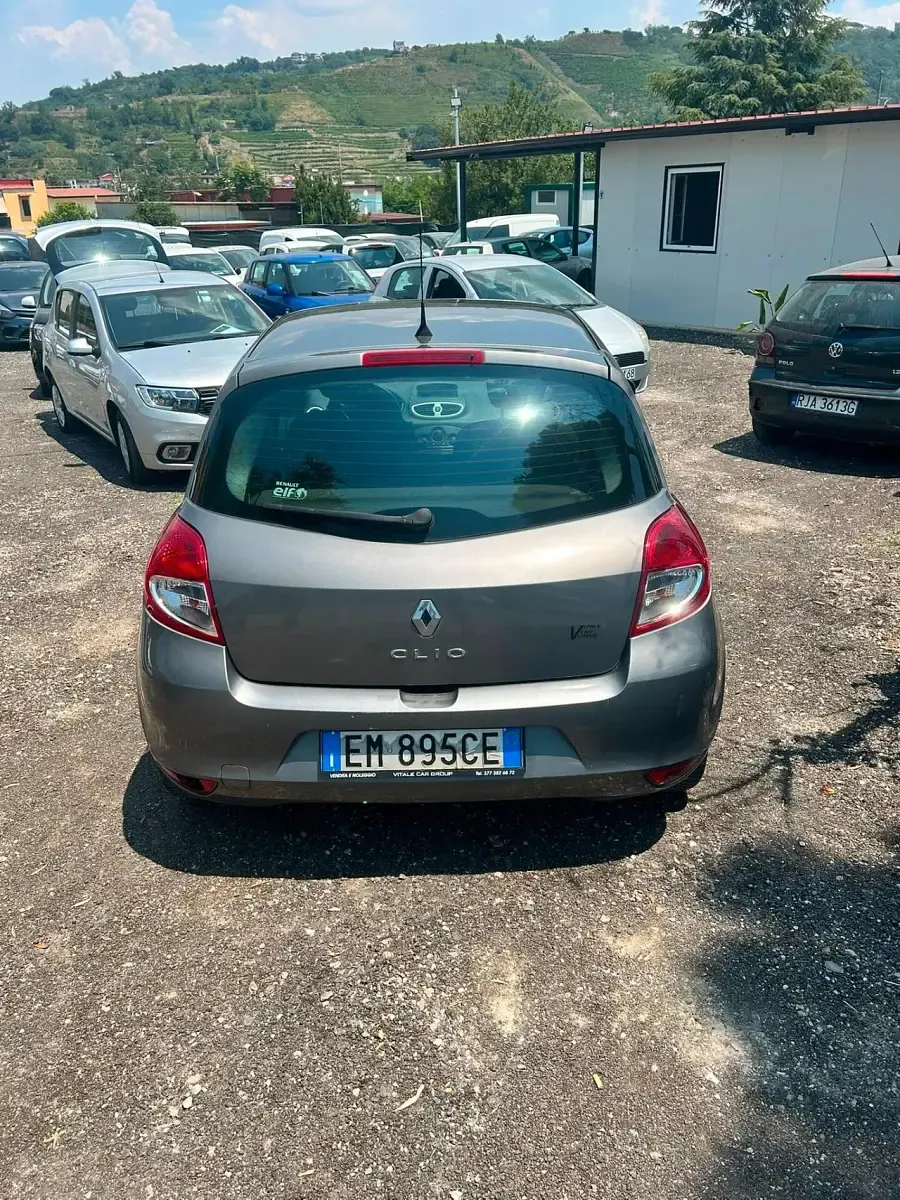 Usata Renault Clio IV Dynamique 75 CV (55 kW) 2012 Grigio Berlina