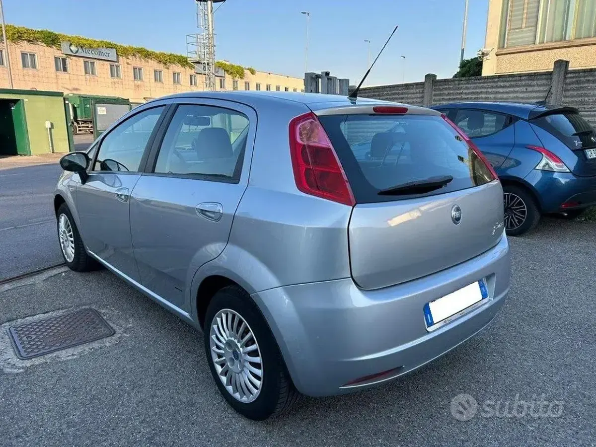 Usata Fiat Grande Punto 65 CV (47 kW) 2006 Grigio Utilitaria