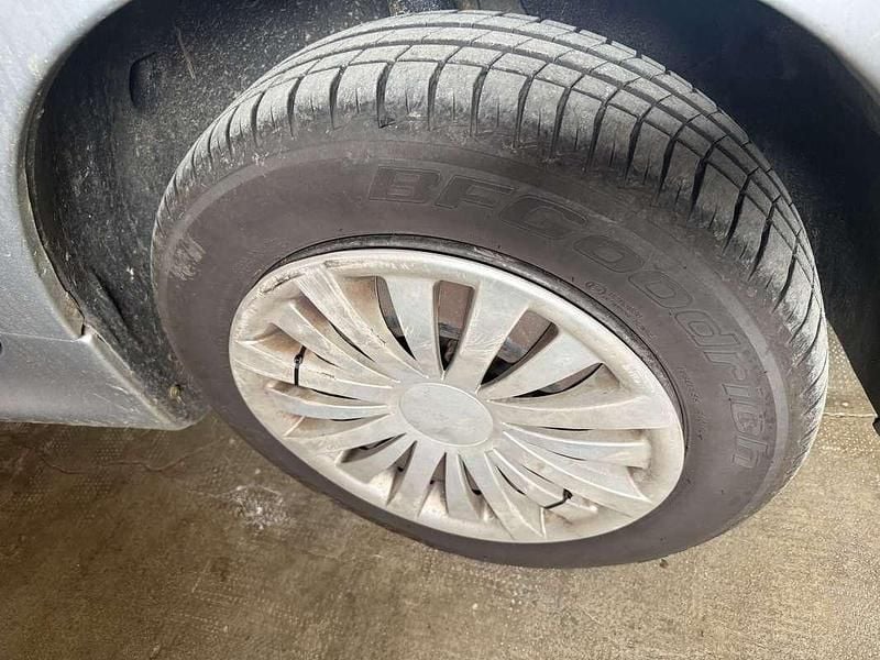 Usata Peugeot 206 68 CV (50 kW) 2006 Argento Berlina