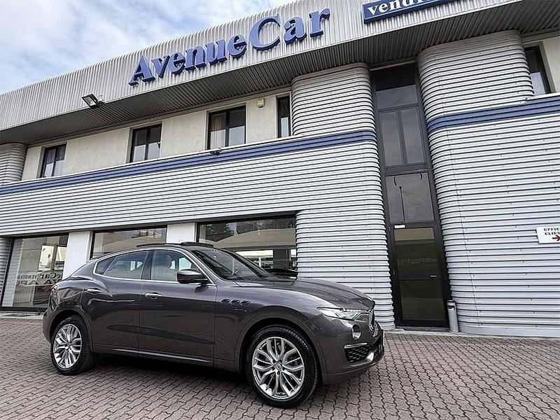Usata Maserati Levante GT 330 CV (242 kW) 2022 Grigio / metallizzato SUV