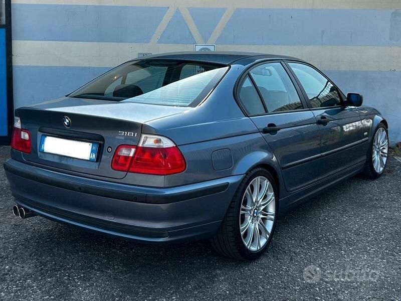 Usata BMW 318 M Sport 118 CV (86 kW) 1999 Blu Berlina