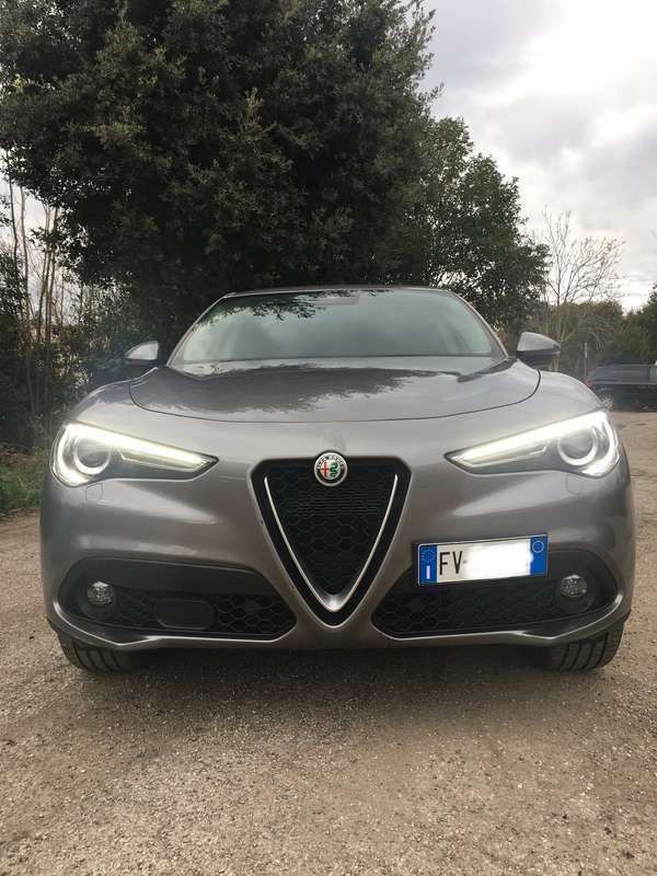 Usata Alfa Romeo Stelvio Executive 210 CV (154 kW) 2019 Grigio SUV