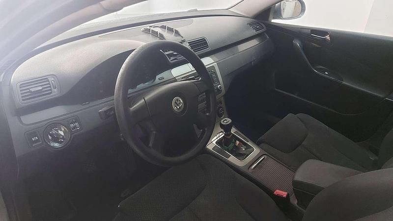 Usata VW Passat 105 CV (77 kW) 2006 Grigio Berlina