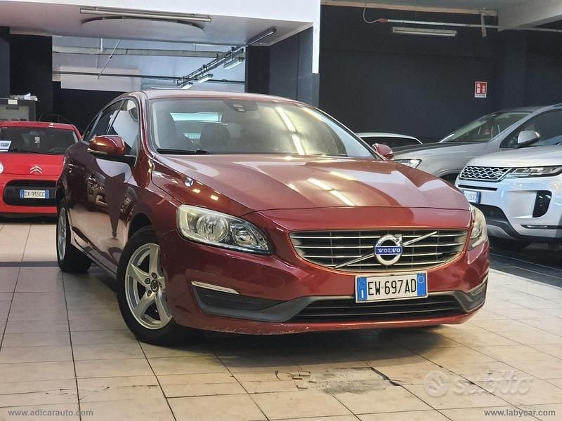 Usata Volvo S60 Kinetic 136 CV (100 kW) 2014 Rosso Berlina