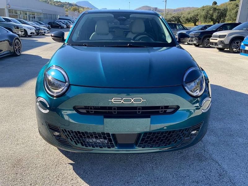 Nuova Fiat 600 La Prima 136 CV (100 kW) 2025 Verde SUV