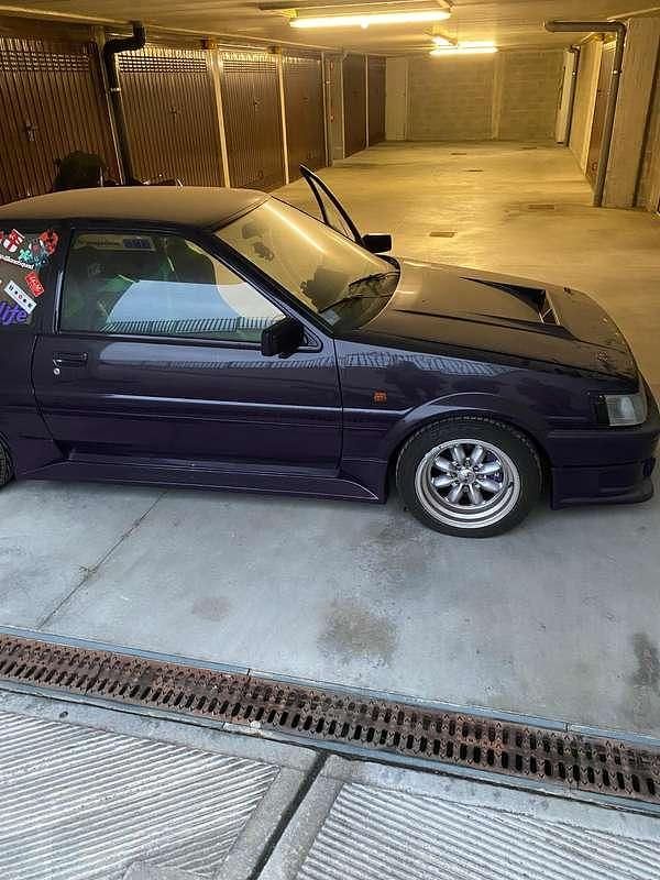 Usata Toyota Corolla 125 CV (91 kW) 1985 Lilla