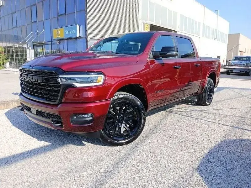 Nuova Dodge Ram Limited 539 CV (396 kW) 2026 Rosso