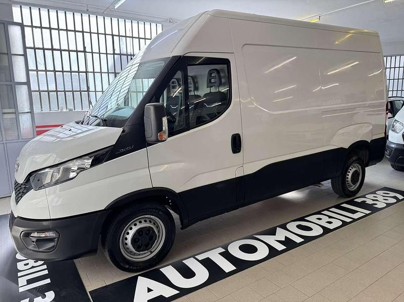 Usata Iveco 35.12 116 CV (85 kW) 2020 Bianco Furgone