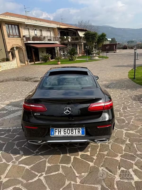 Usata Mercedes E220 Premium Plus 194 CV (142 kW) 2017 Nero Berlina