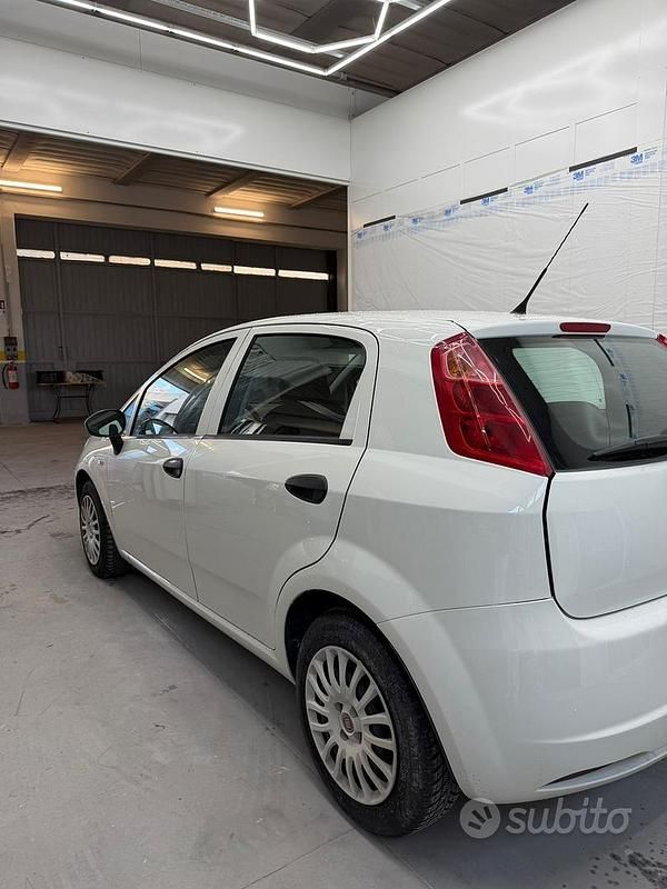 Usata Fiat Grande Punto 75 CV (55 kW) 2011 Utilitaria