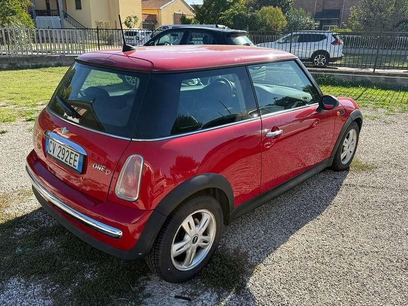 Usata Mini One D 75 CV (55 kW) 2005 Rosso Utilitaria