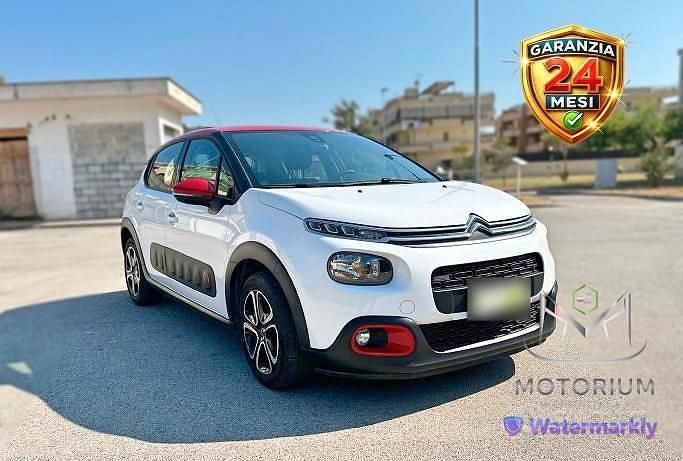 Usata 2017 Citroën C3 PureTech Tre volumi | 9950 € (Buon prezzo) - Immagine 1/4