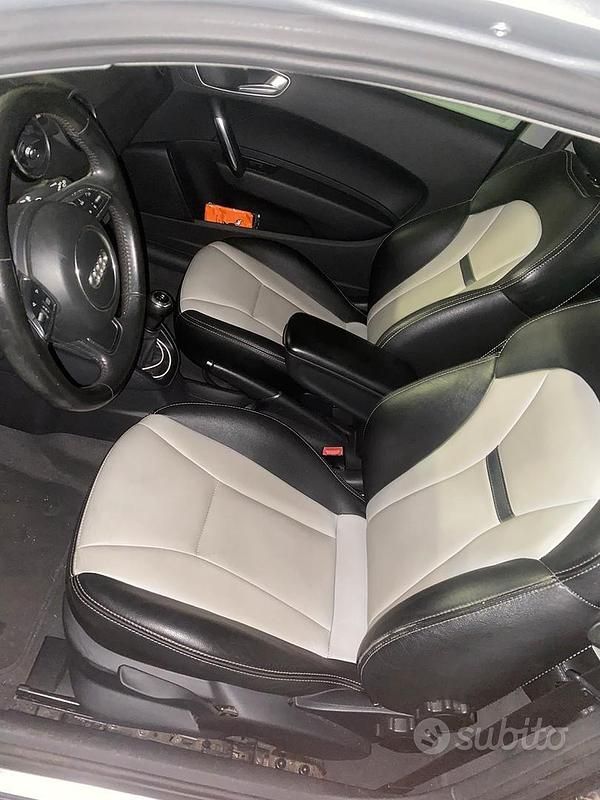 Usata Audi A1 105 CV (77 kW) 2010 Nero Utilitaria