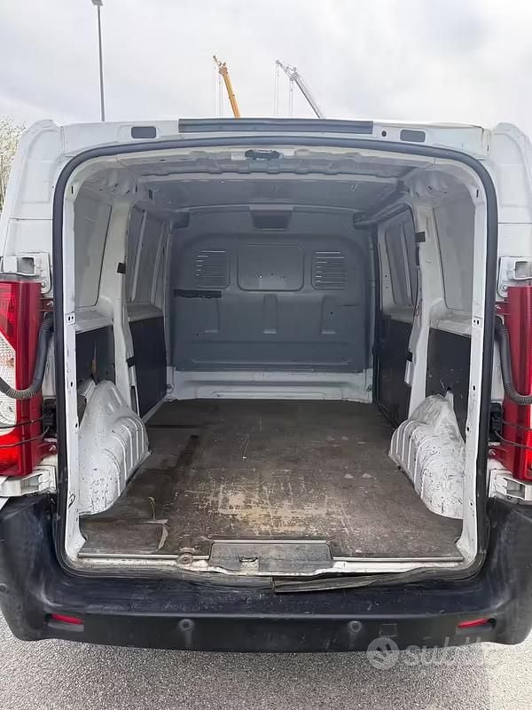 Usata Citroën Jumpy 120 CV (88 kW) 2010 Bianco Monovolume