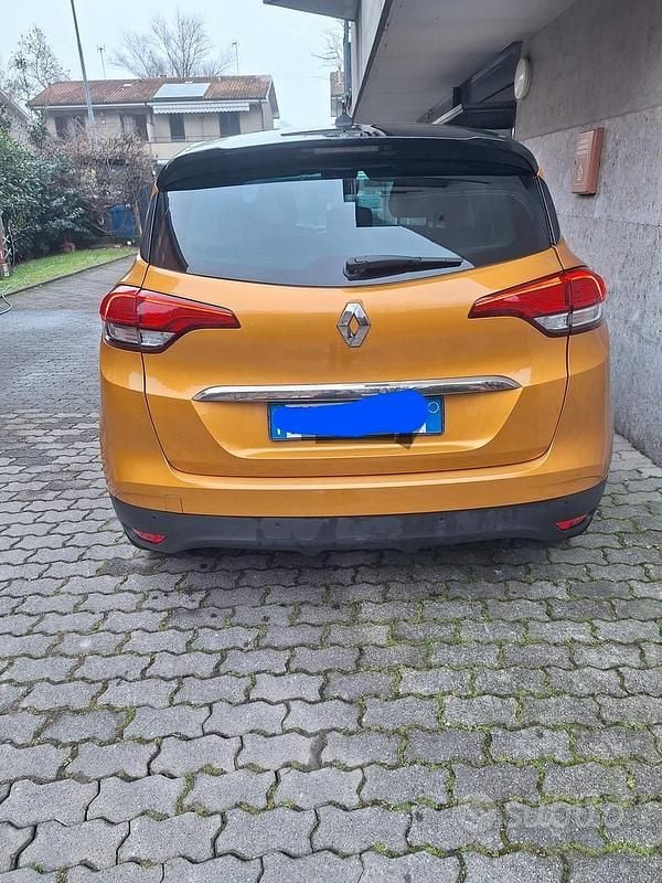 Usata Renault Scénic IV Intens 110 CV (80 kW) 2017 Giallo Monovolume