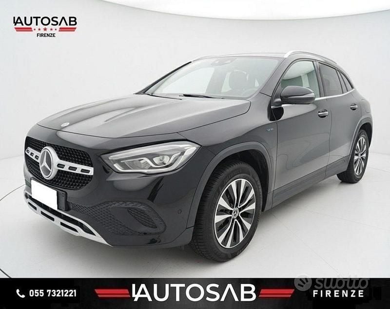 Nero Usata 2021 Mercedes GLA250 SUV | 29.900 € (Buon prezzo) - Immagine 1/4