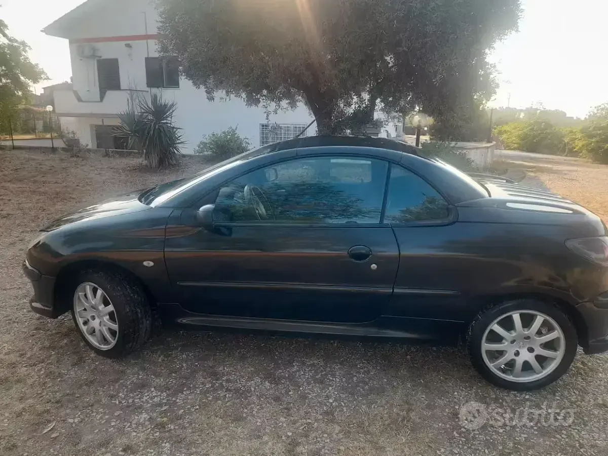 Usata Peugeot 206 CC 109 CV (80 kW) 2003 Cabrio