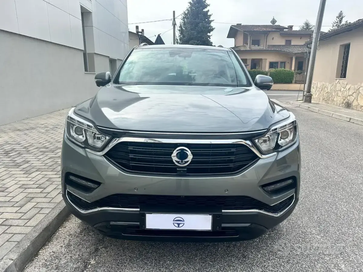 Usata SsangYong Rexton 181 CV (133 kW) 2019 Grigio SUV