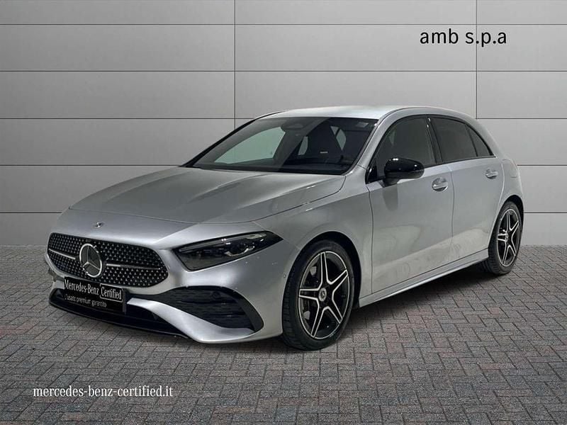 Argento Usata 2025 Mercedes A180 Advanced Plus Tre volumi | 37.000 € (Buon prezzo) - Immagine 1/4