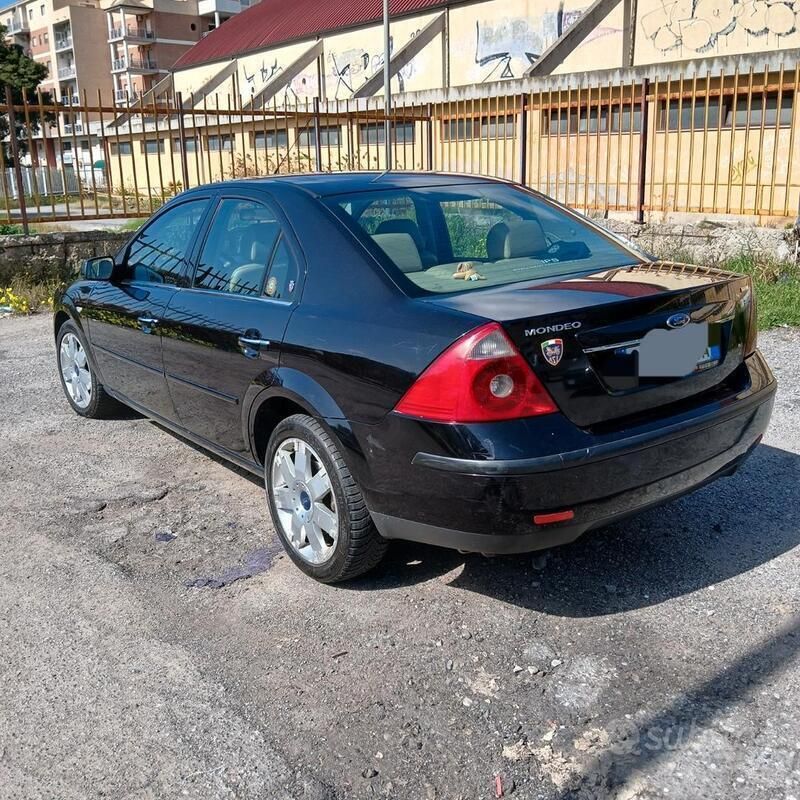 Usata Ford Mondeo 2005 Nero Berlina