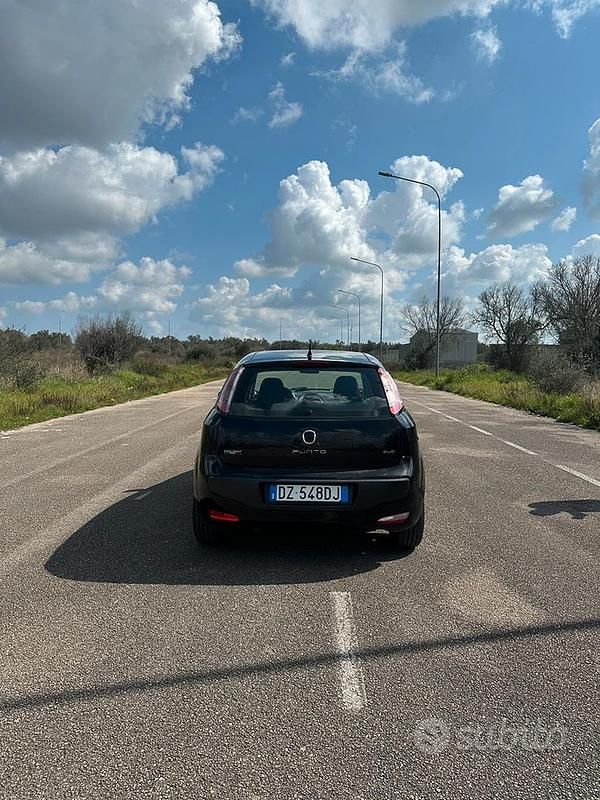 Usata Fiat Grande Punto 75 CV (55 kW) 2009 Nero Utilitaria