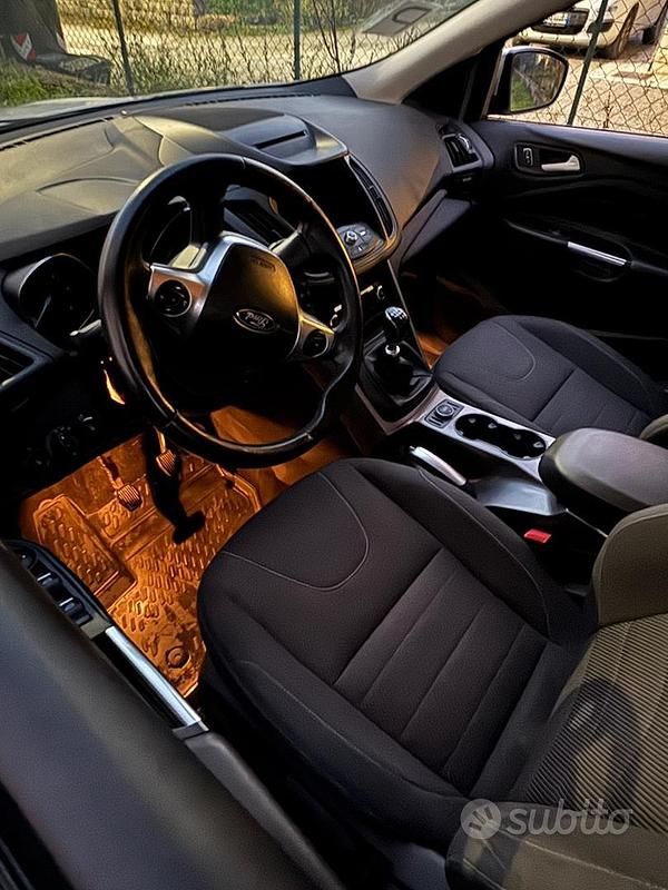 Usata Ford Kuga Titanium 120 CV (88 kW) 2016 Grigio SUV