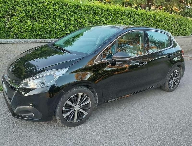 Usata Peugeot 208 Allure 75 CV (55 kW) 2017 Nero Utilitaria