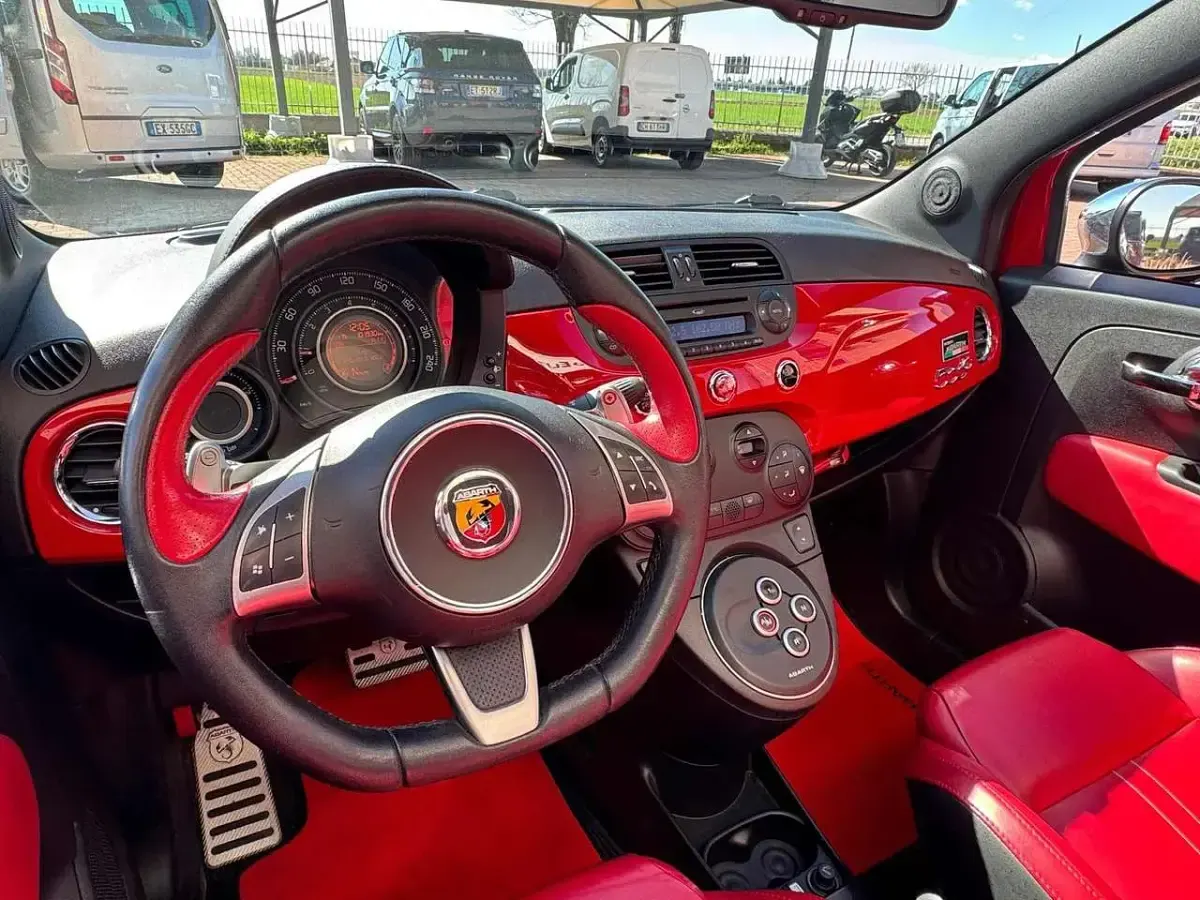 Usata Abarth 595C 160 CV (117 kW) 2012 Rosso pastello Cabrio