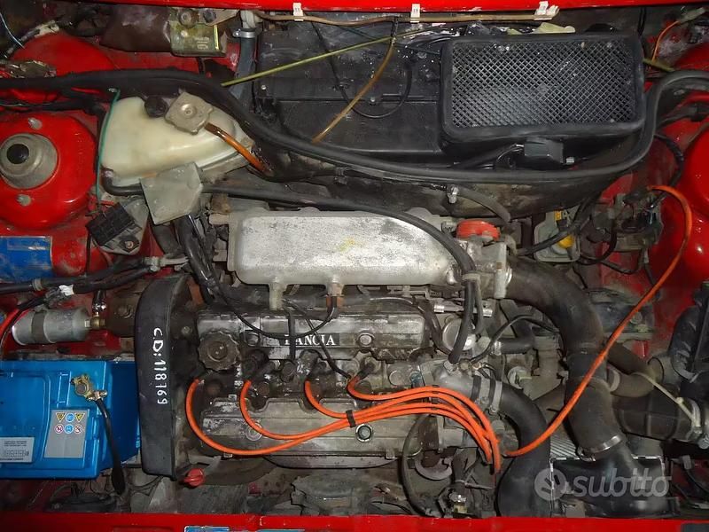 Usata Lancia Delta 140 CV (102 kW) 1989 Rosso Utilitaria