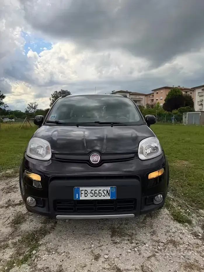 Usata Fiat Panda 4x4 S 95 CV (69 kW) 2015 Nero Utilitaria