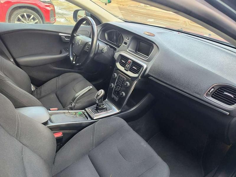 Usata Volvo V40 Business Edition 114 CV (83 kW) 2014 Blu/azzurro Berlina