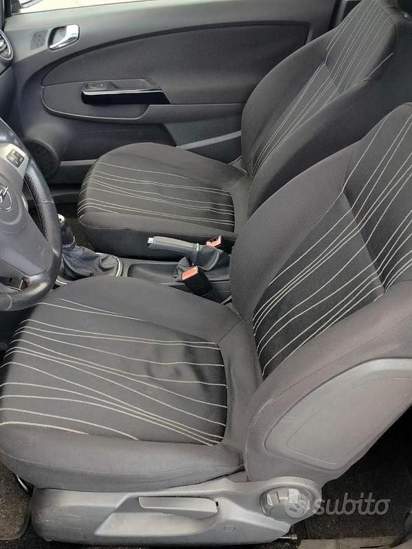 Usata Opel Corsa Enjoy 80 CV (58 kW) 2009 Blu/azzurro Utilitaria