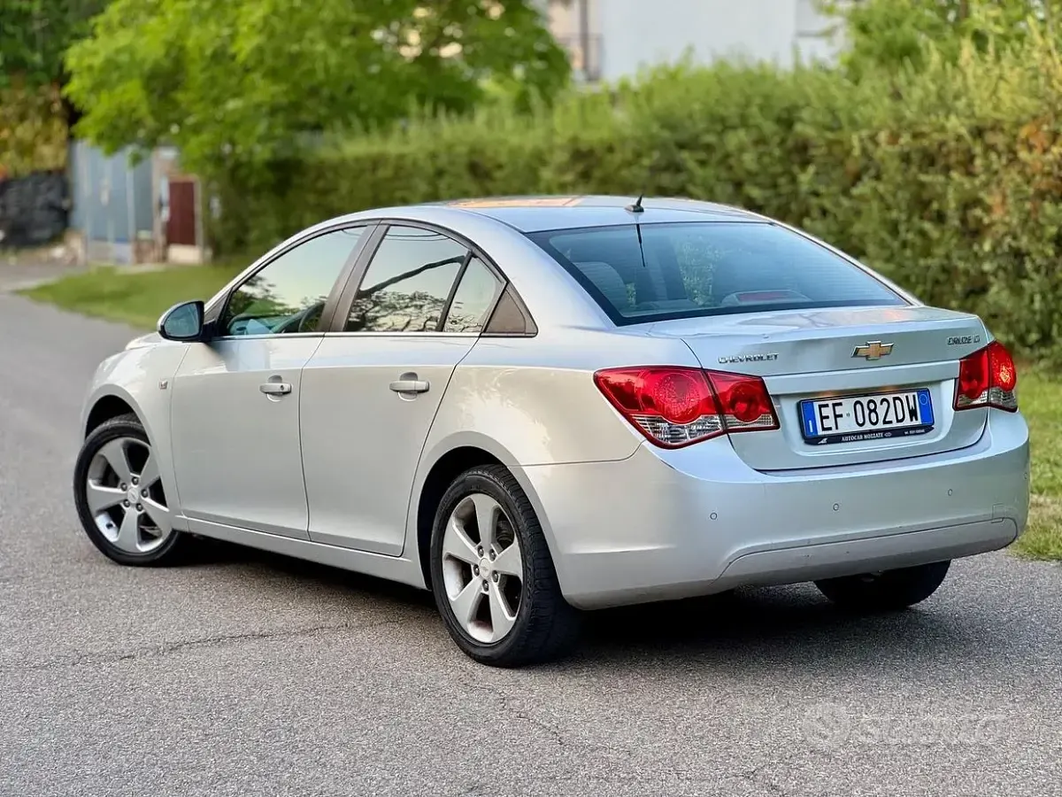 Usata Chevrolet Cruze LT 150 CV (110 kW) 2010 Grigio Berlina