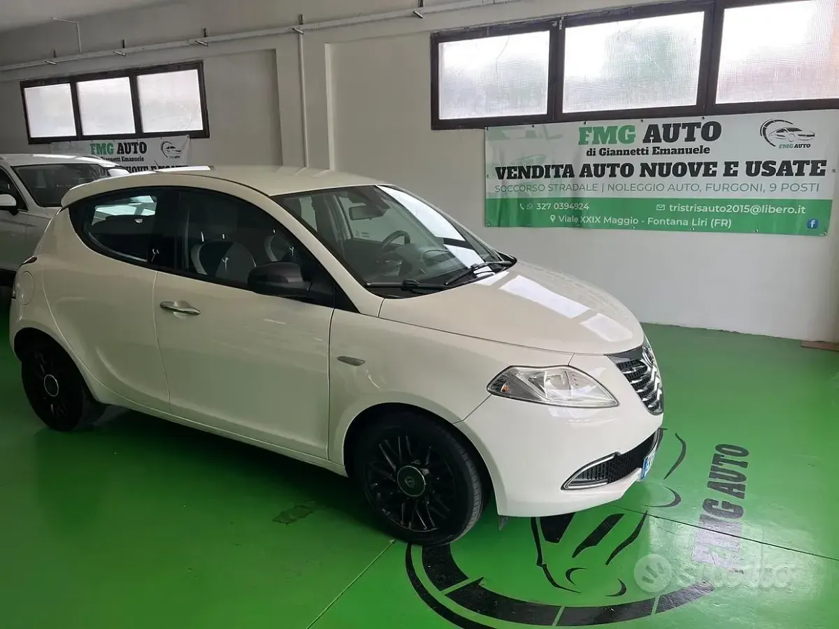 Usata Lancia Ypsilon Gold 95 CV (69 kW) 2012 Bianco Utilitaria
