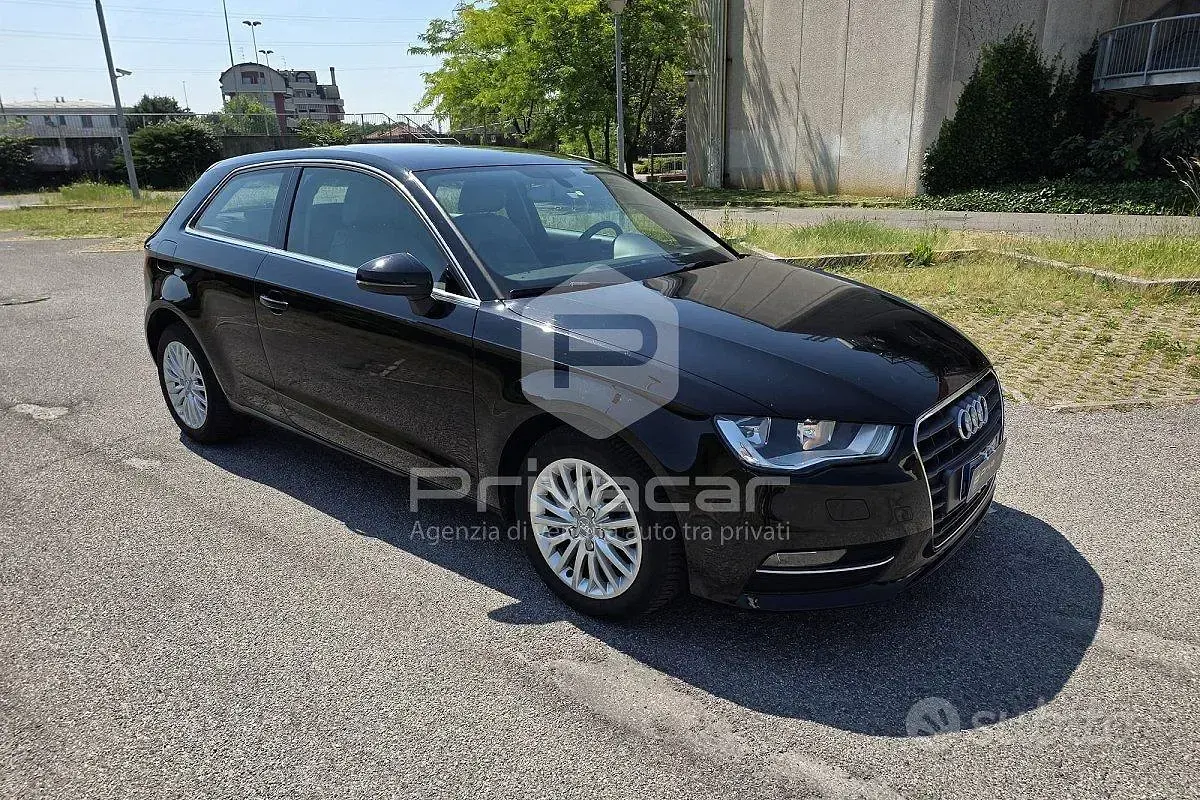 Usata Audi A3 Attraction 110 CV (80 kW) 2015 Nero Utilitaria