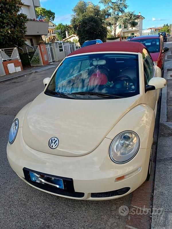 Usata VW Beetle Cabriolet Edition 102 CV (75 kW) 2009 Bianco Cabrio